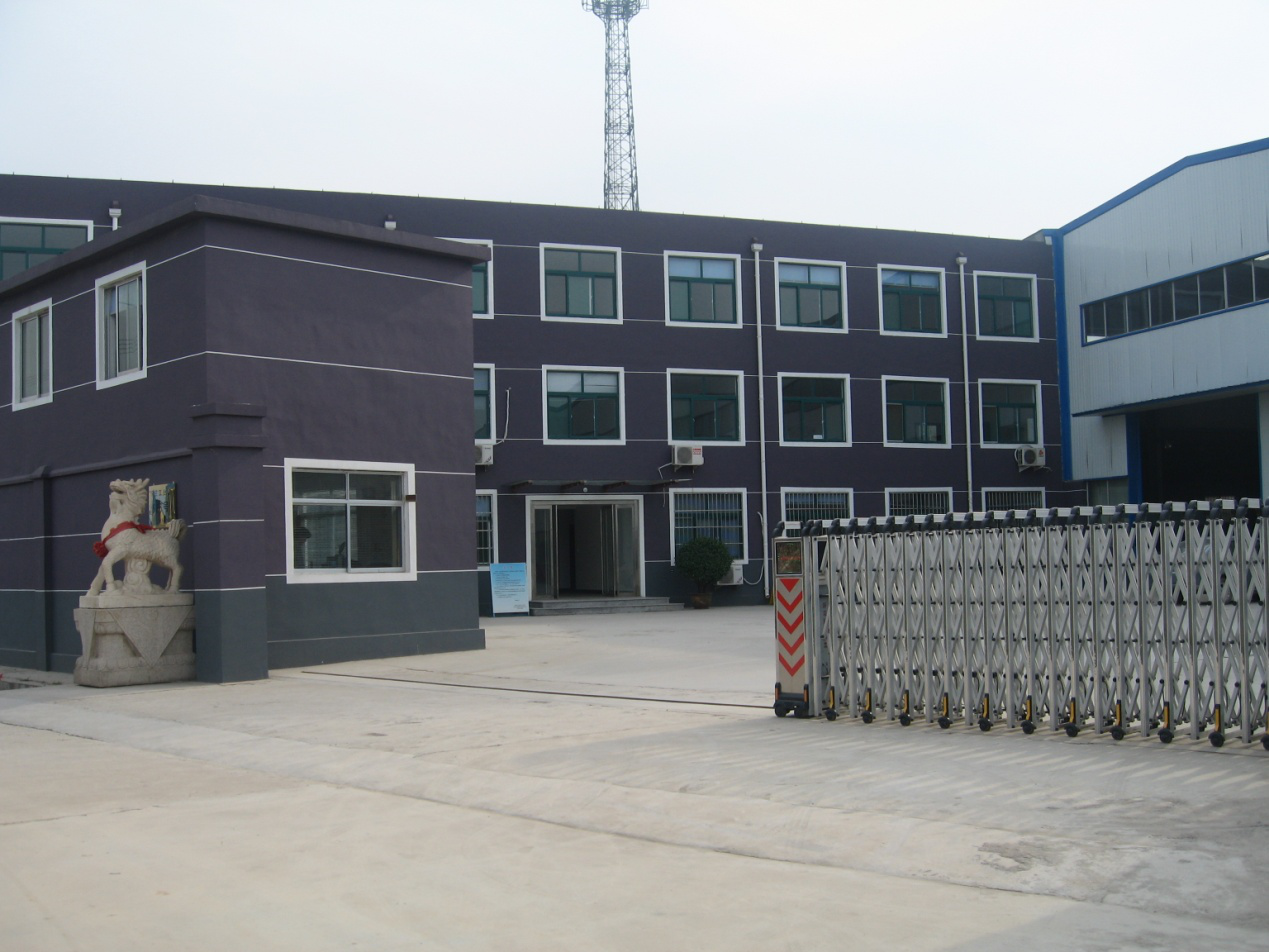 1629333687598553.png 云南活動房廠家_廠房門口.png